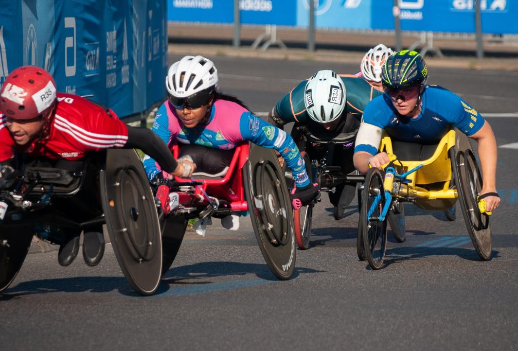 Sport en bewegen rolstoelrace