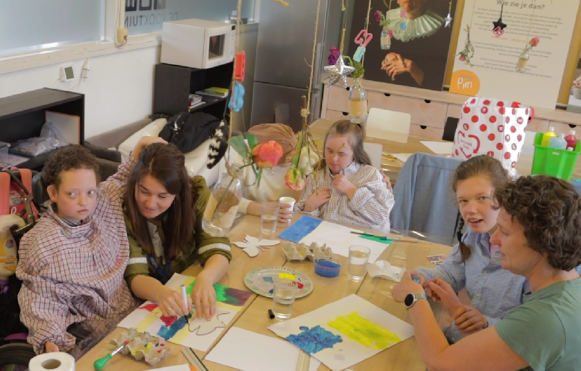 Kinderen met en zonder beperking ontmoeten elkaar