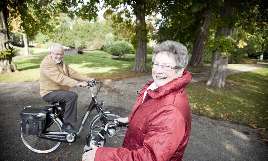 Ouderen op fiets