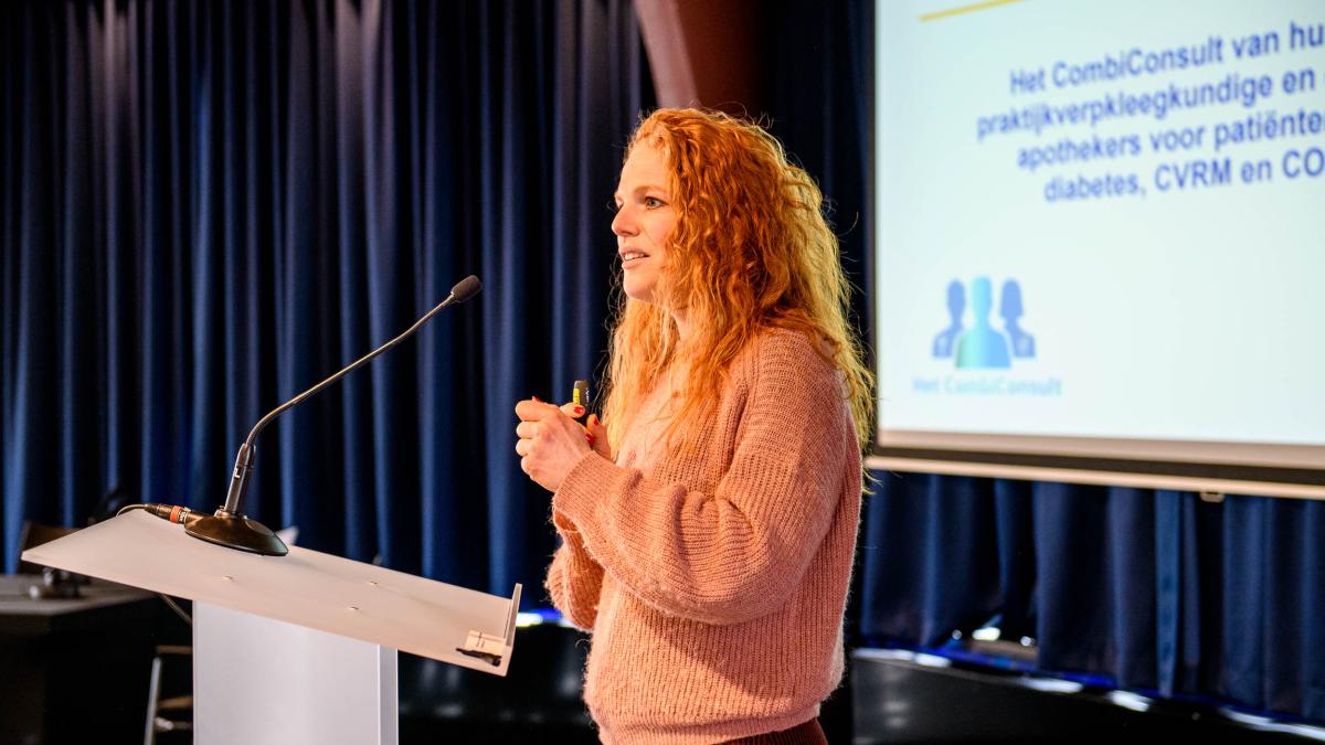 Valérie Meijvis tijdens haar presentatie op het GGG-congres 2023