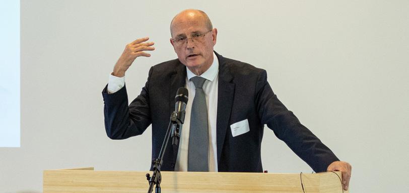 Kees Esser presenteert