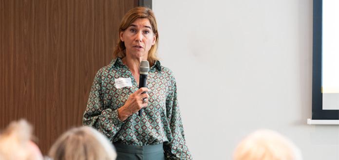 Gaby Jacobs presenteert