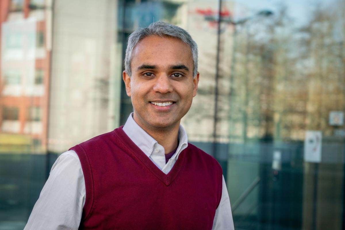 Arfan Ikram portret