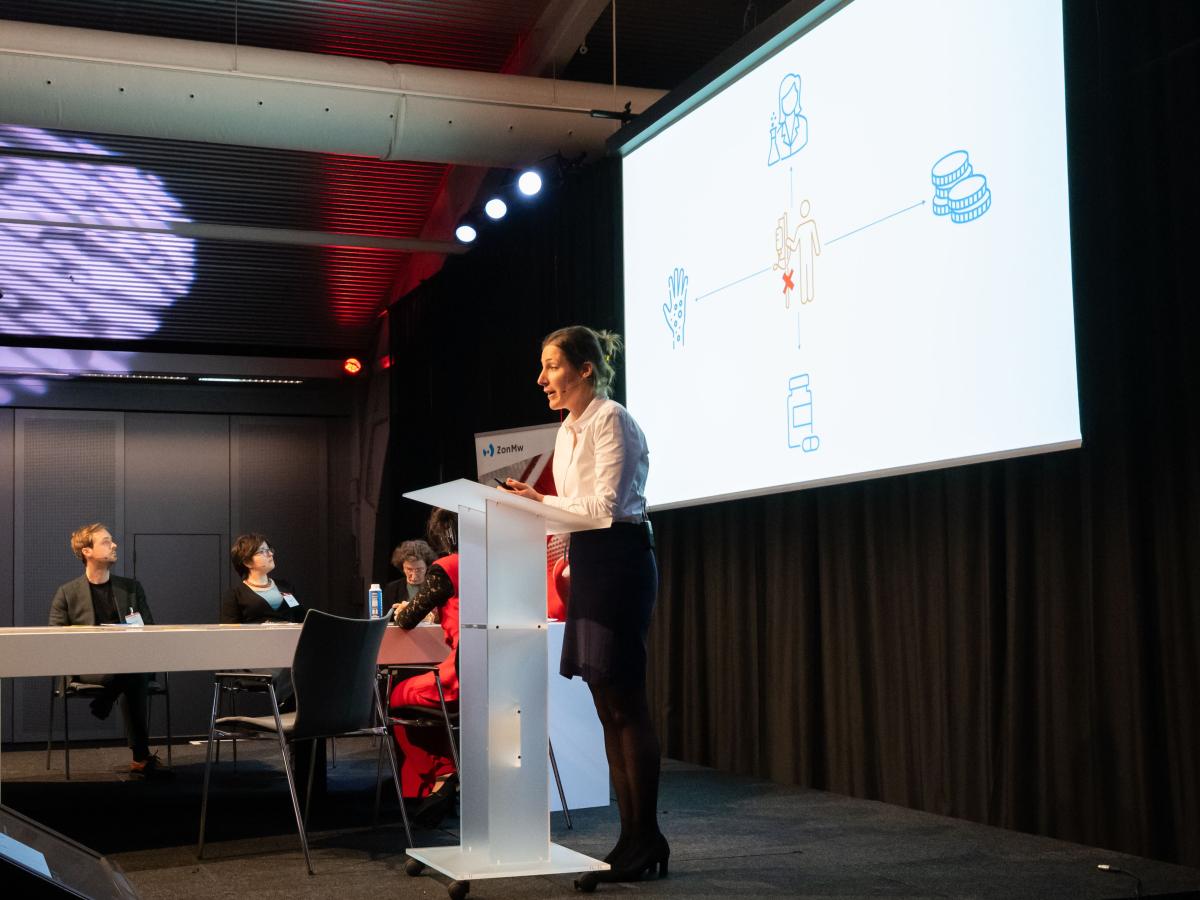Karijn Suijkerbuijk tijdens haar presentatie op het GGG-congres 2026