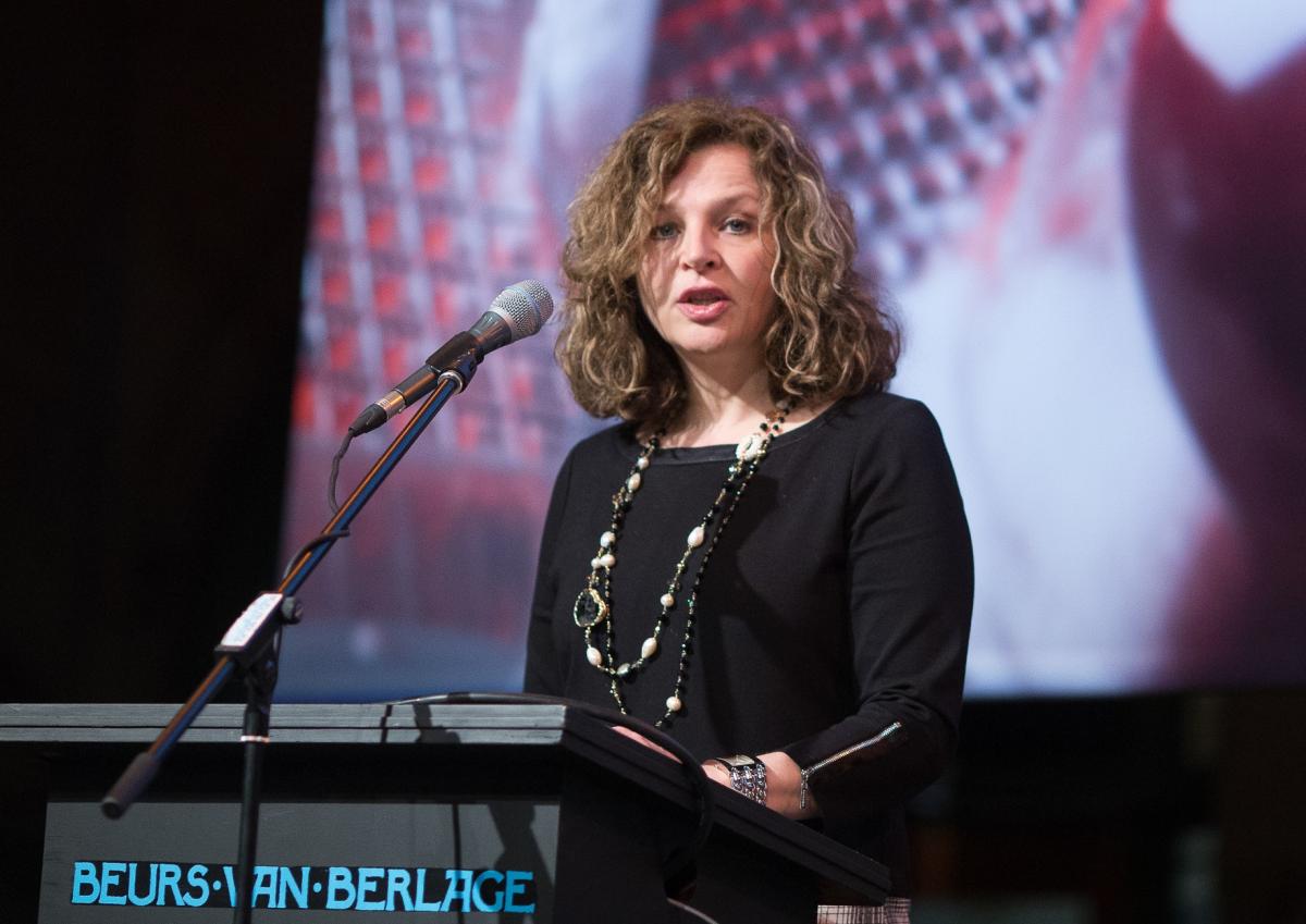 Minister Edith Schippers licht nieuwe visie van VWS op geneesmiddelen toe