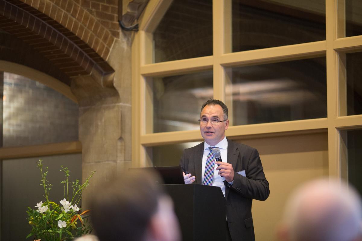 Werner Brouwer over wanneer geneesmiddelen te duur zijn