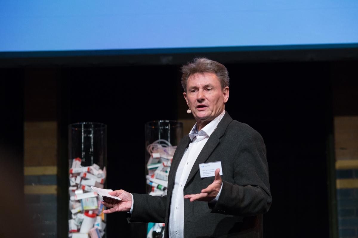 Hans de Vos Burchart: 'Maar liefst één op de drie mensen met een verstandelijke beperking krijgt antipsychotica.'