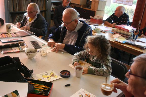 Ouderen in atelier