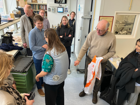 Demonstratie van een ventilatievest.