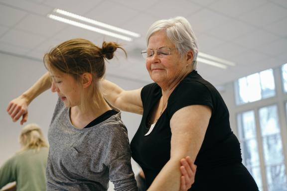 Ouderen dansen