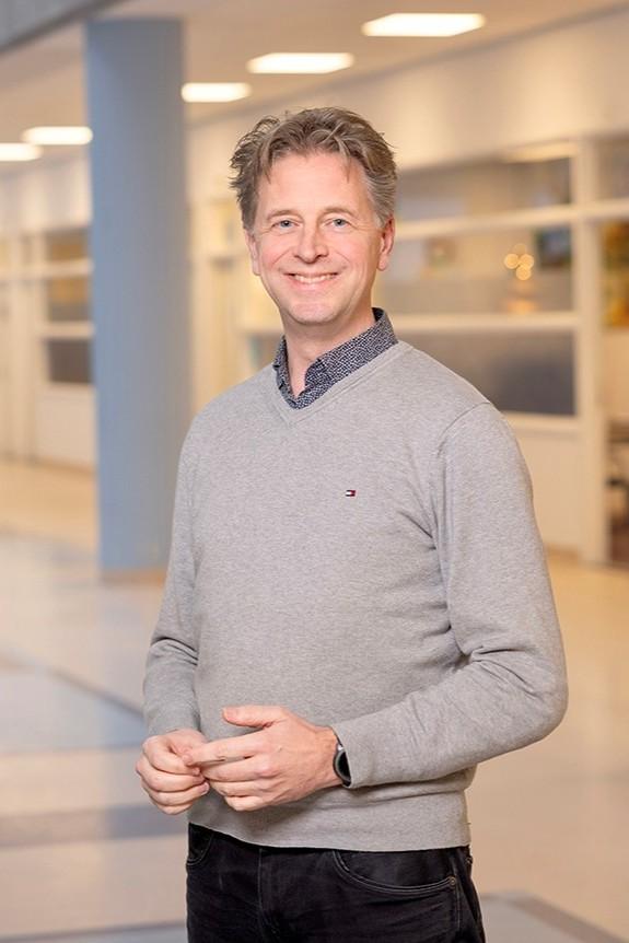 Portretfoto van Michiel Kahmann, directeur Mens &amp; Organisatie van het UMCG