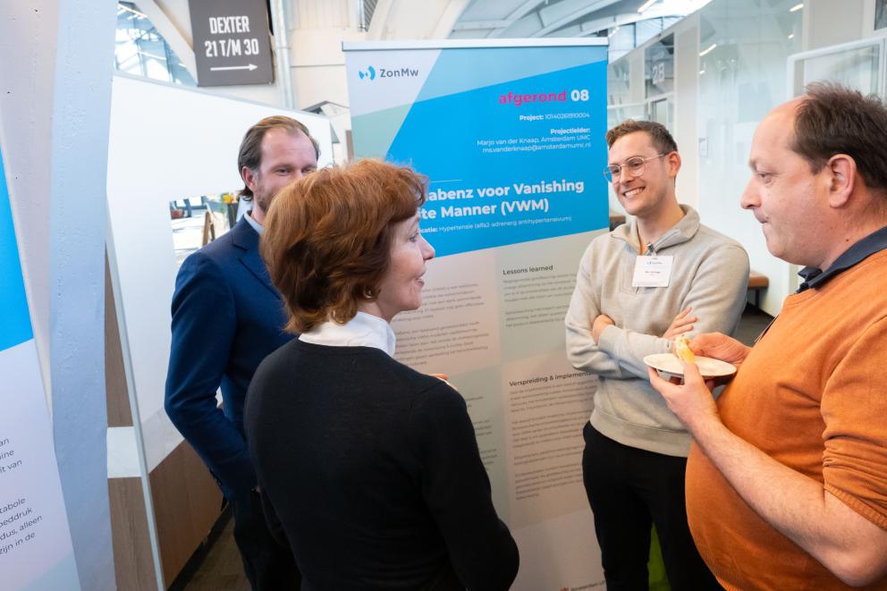Marjo van der Knaap tijdens de posterpresentatie op het GGG-congres 2026