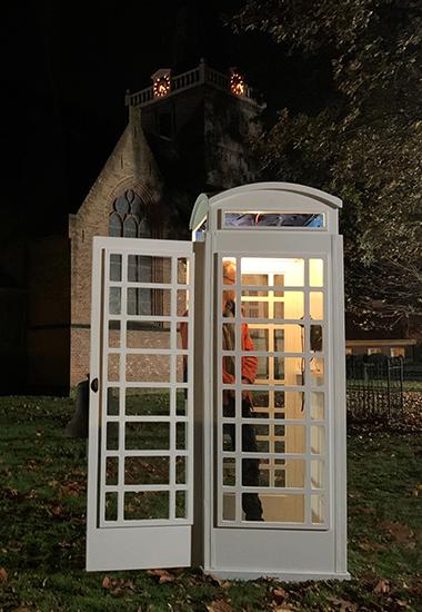 Witte telefooncel