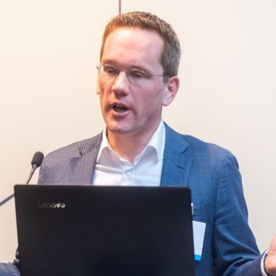 Jesse Swen tijdens zijn presentatie op het GGG-congres 2024