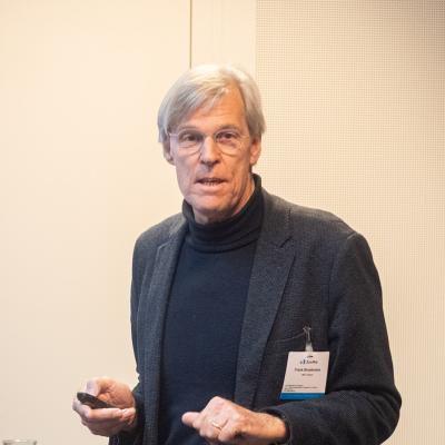 Frank Broekmans tijdens zijn presentatie op GGG-congres 2024