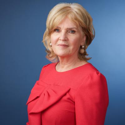 Portretfoto van Demissionair minister voor Medische Zorg Pia Dijkstra