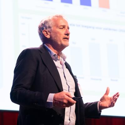 Mark Kramer tijdens de plenaire sessie op het GGG-congres 2026